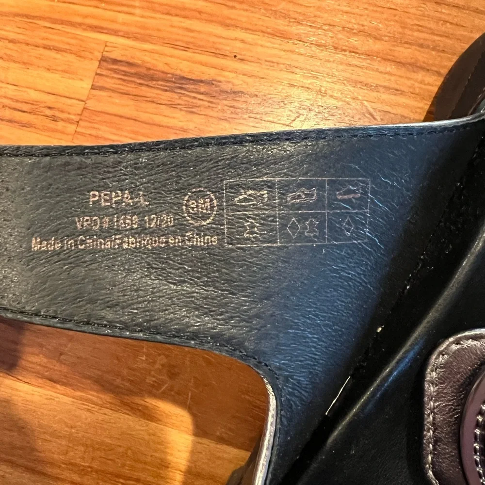 Cougar Pepa Platform Sandal NWOT Silver Metallic - Picture 5 of 7